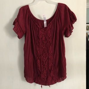 Maroon lace top! ❤️🎉